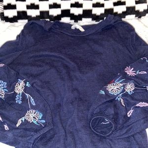 Super cute long sleeve🌸🌸